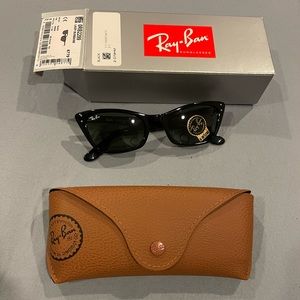 Ray-Ban Lady Burbank Sunglasses in Black